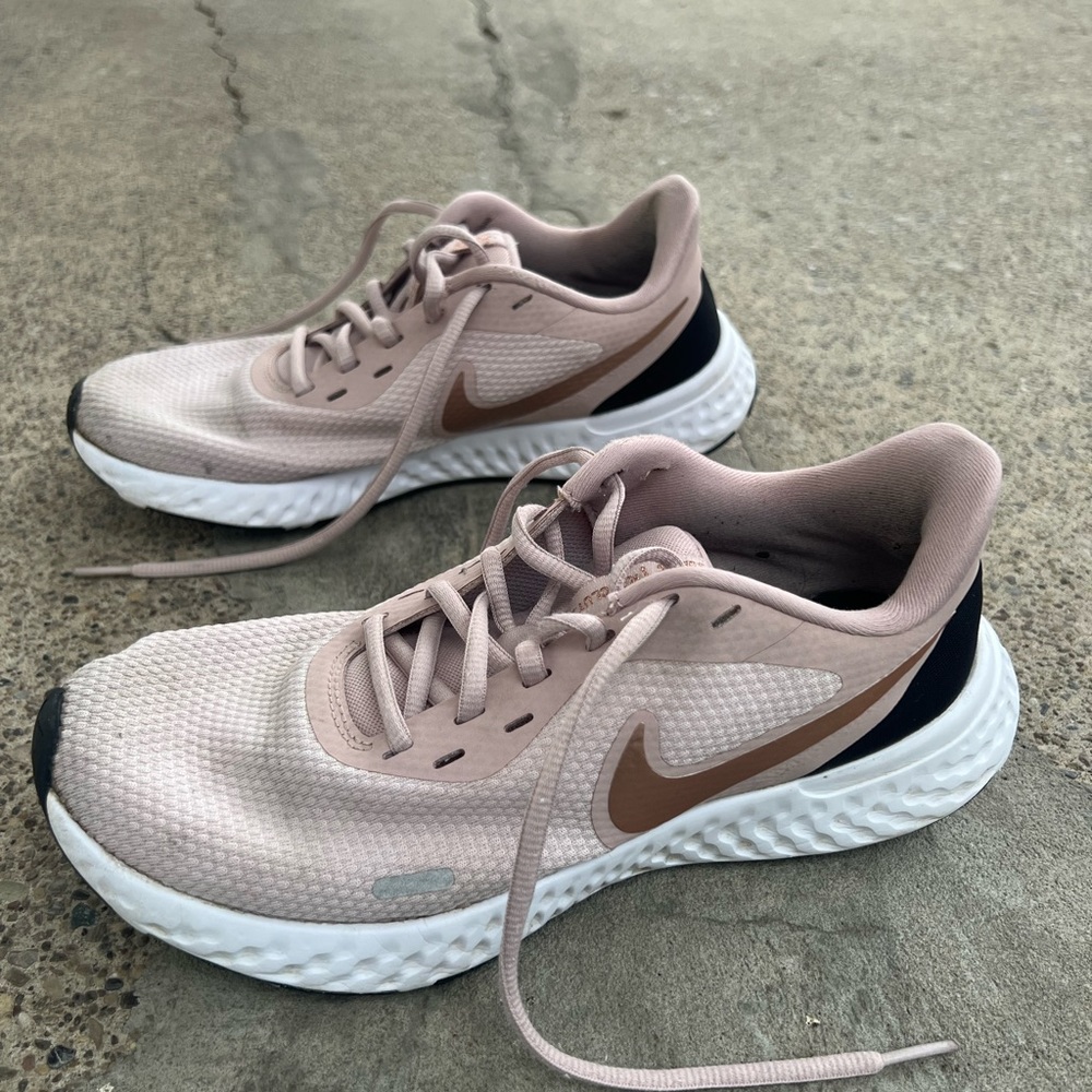 Nike Women's Athletic Shoes in Pink and White